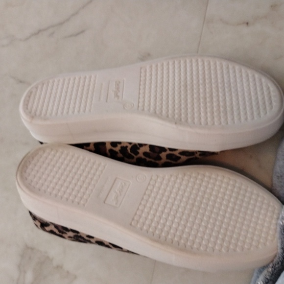 Cat & Jack animal print sneakers. - Picture 5 of 5